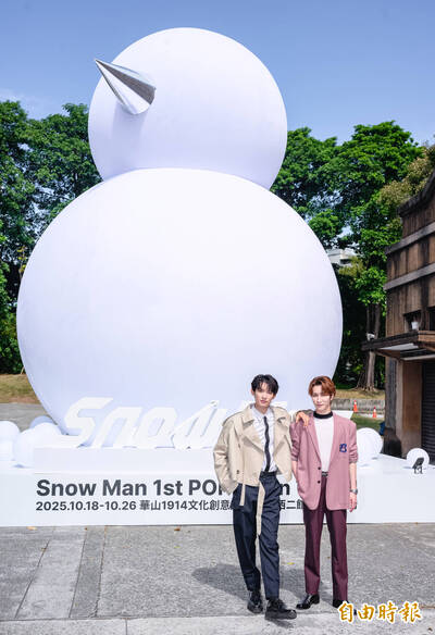 （直擊）Snow Man渡邊翔太來台度蜜月！向井康二求婚：戒指要小籠包款