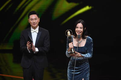 金鐘60》泰籍黃可欣奪新人獎！致詞咬字清晰被讚爆「中文比張家寧還標準」