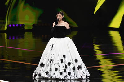 金鐘60》曾寶儀致敬台劇60年 感性喊「我們真的都很努力」