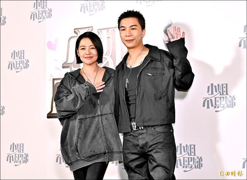 小S慶功宴不哭了 突喊復出合作蔡康永！ 曾國城台下冷笑挨轟 無奈任酸民解讀