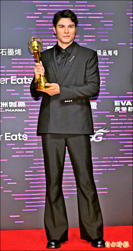 金鐘60迷你劇集》鳳小岳首奪金鐘腿軟登頂 楊小黎從紅毯榮耀封后