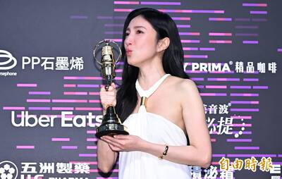 金鐘60》楊謹華終於變成真的「影后」  小抄寫紅包好運來