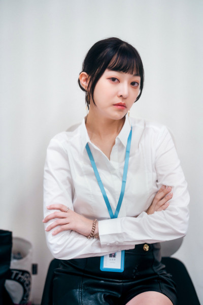 啦啦隊女神變「性感女道士」 噴水+三振舞施法...全場鼻血狂噴