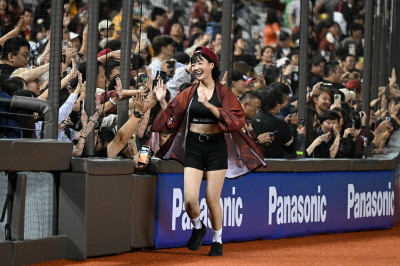 籃籃大巨蛋跑三圈「三萬人留下打氣」 累到表情失控曝心聲