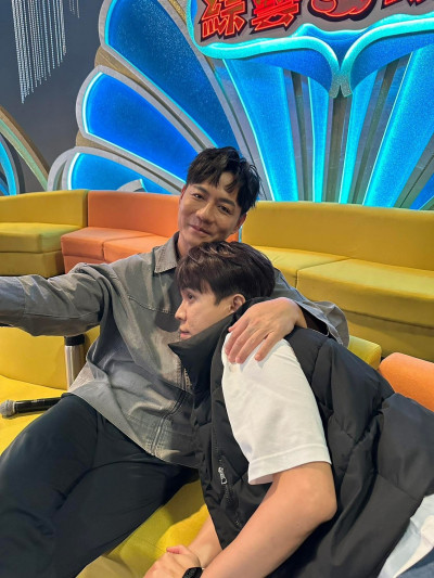 才爆離婚「淨身出戶」！陳隨意緊摟許志豪遭控：根本無法掙脫