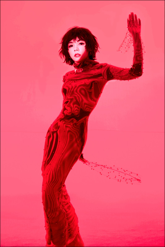 Ella短髮亮麗拚巡演 寫新歌勤練身體