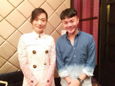 《奢求》坣娜離世享年59歲！大咖歌王淚曝當年合照