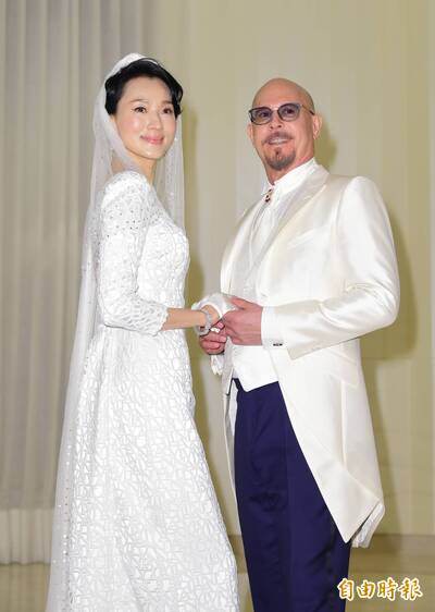 59歲坣娜驚傳死訊!情定280億猶太富商老公 生前封麥成絕響 59歲坣娜驚傳死訊!情定280億猶太富商老公 生前封麥成絕響