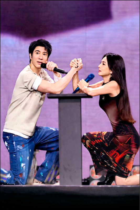 王力宏揪Ella飆唱神曲 MV涉侵權遭下架