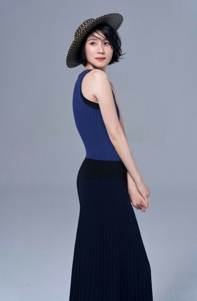 59歲坣娜肺腺癌離世長眠地曝光 富商老公悲慟發聲：她是天使