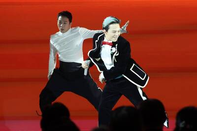 （影）「馬來西亞愛GD」 首相APEC嗨喊：KpopForever