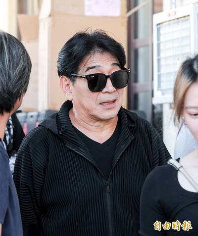 (直擊)送別顏正國!高捷率《角頭》40名兄弟致意 楊貴媚不捨「孩子這麼小」