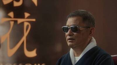 王家衛背後說演員壞話是真的 官方證實《繁花》編劇襲警