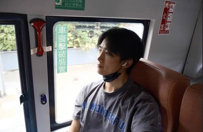 韓星玉澤演的台中寶座？粉絲眼尖拍下 網友笑瘋