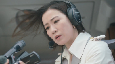 佘詩曼太拚！「Man姐」8樓高空開門拍片 直升機爆炸差點要命