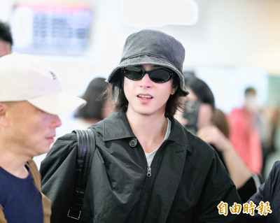 （獨家直擊）山下智久三天兩夜快閃離台！低調全身黑現身機場秒被認出