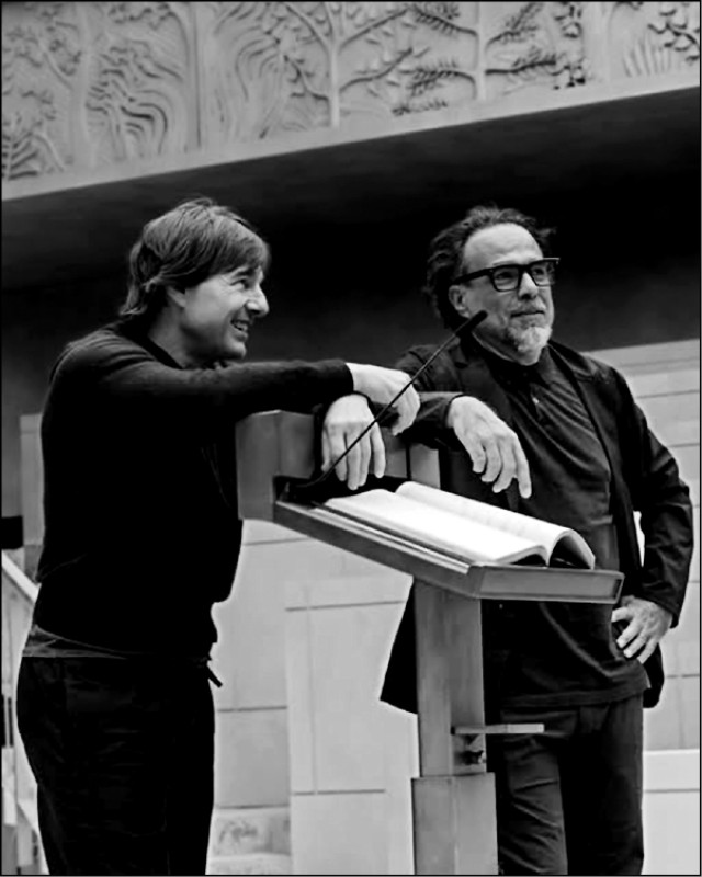 阿湯哥曬合照神鬼導演 鋪梗新片明年見