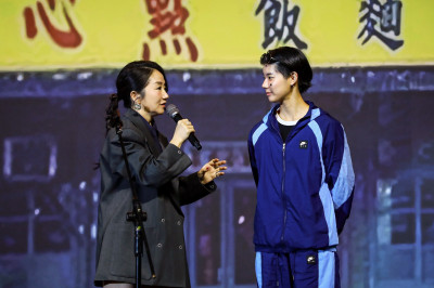 太拚了！陶晶瑩大巨蛋才唱完張雨生經典曲 帶女兒趕奔高雄看TWICE挺子瑜