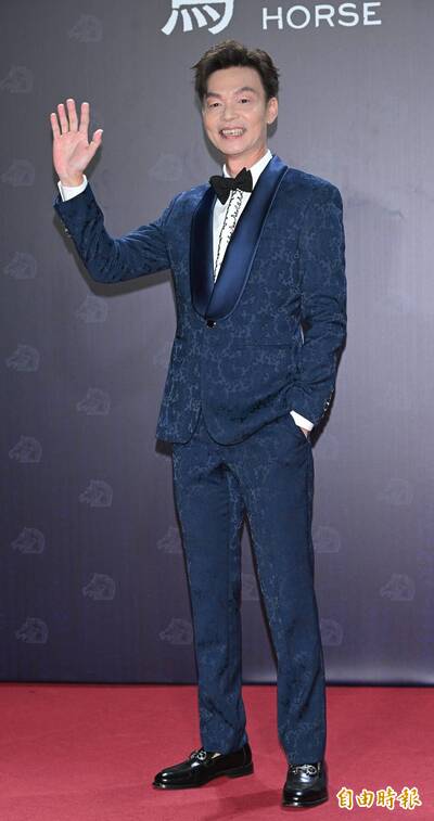 金馬62》新加坡諧星李國煌帶老婆走紅毯 笑喊:在家都不敢講話