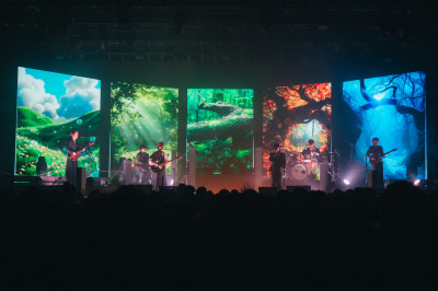 胡凱兒唱到一半內鬨！鼓手遭起底「戴髮片」 吉他手被揭「渣男頭」