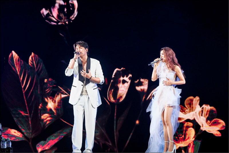 丁噹明年唱進雄蛋 再邀阿弟當朋友