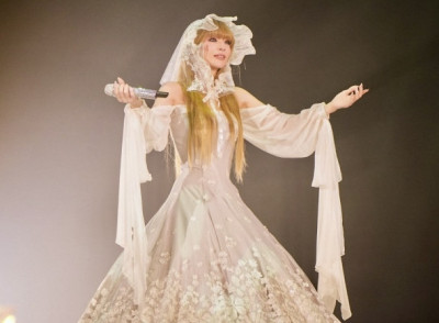 濱崎步上海開唱臨時被取消!「仍獨自登台唱完」空蕩畫面流出