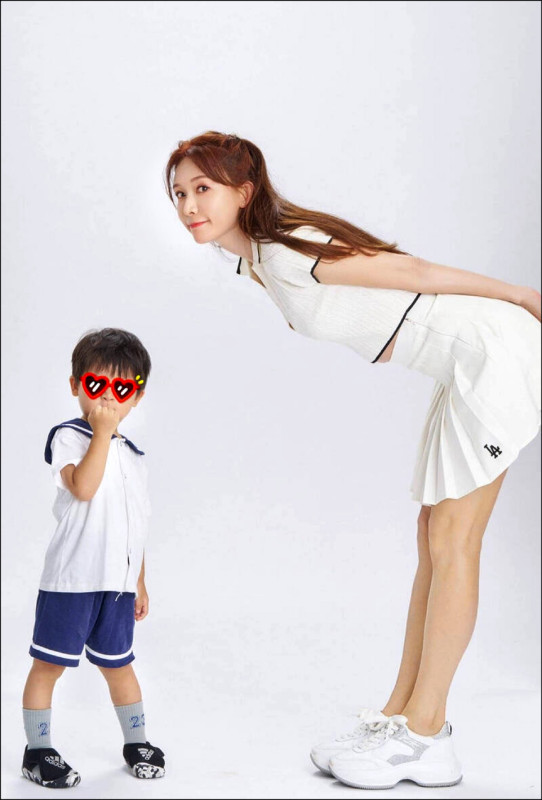 林志玲育兒嚴控3C 被兒子捧臉童言融化