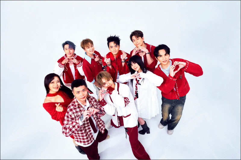 超市耶誕夜送暖 丁噹、Energy全到了