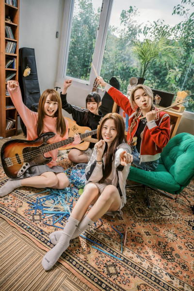 正妹樂團驚見AKB48、啦啦隊女神 全被看光光心聲曝光