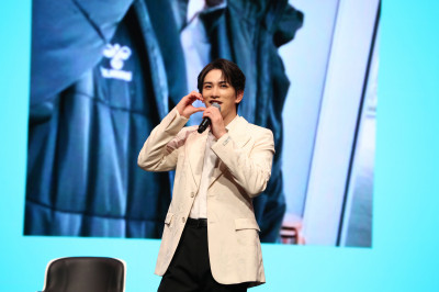 （直擊）町田啓太突襲觀眾席嚇瘋1200人！不認有比臉頰愛心：我會做這個嗎？