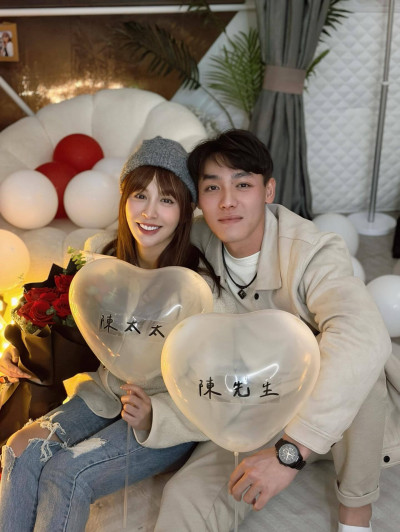 才求婚成功！陳晨威、啾啾「火速登記」竟被當眾搶婚