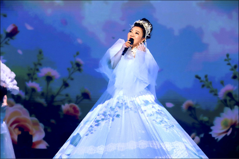 白冰冰下猛藥浮誇開唱 迎戰胡瓜