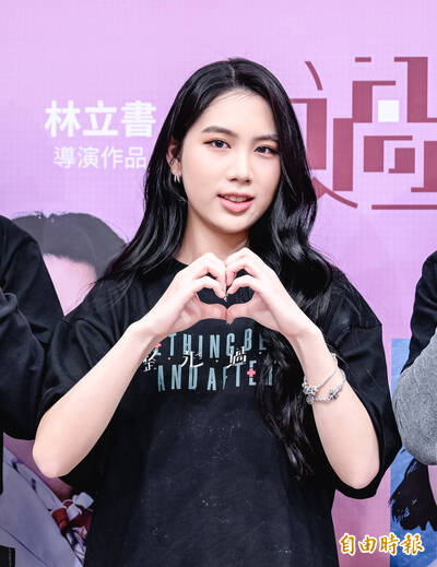 親眼目睹18歲超正女兒接吻！小禎嬌嗔被虧：少女系發情