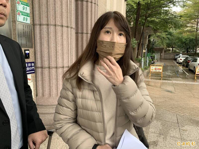 母女撕破臉！前主播張靖玲佔屋不還 瞎扯「亡父借名登記」遭法官打臉