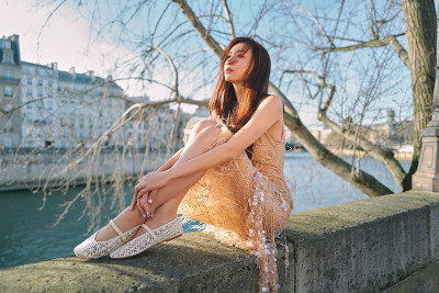 女神降臨抽「慈善年曆」 林志玲空降職籃首戰掀炸鍋