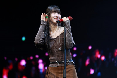 「宇宙少女」雪娥生日前夕空降台北  舞台反差太致命