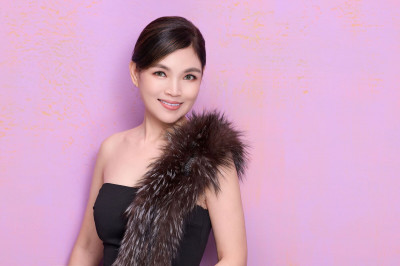 60歲美魔女是酒店大亨之妻 首度公開不能說的秘密