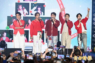 Energy來了！坤達書偉閃兵風波後全員合體現身 平安夜捐500萬助社福團體