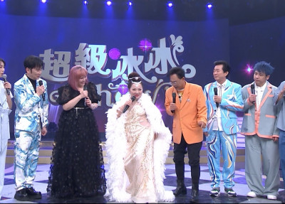 70歲白冰冰辣穿「中空透視裝」 側腰挖大洞秀身材