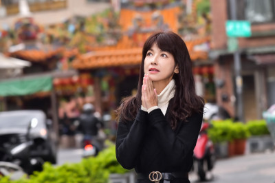 昔日玉女重返求子處拍片！陳明真再戰大銀幕變身「最暖媽祖」