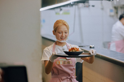 新血助攻利特《客家廚房》 反應迅速被孝淵認證