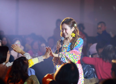 吳申梅香港富商尪露臉了！遭陳孟賢當面嗆「敢不敢」