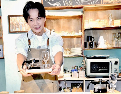 黃鐙輝紅眼告別曹西平 曝他最後年夜飯：好捨不得