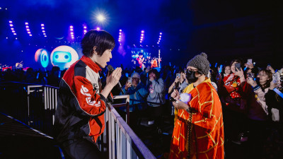（影）「方丈」也愛派對動物！五月天台中場落幕不忘關心蔡依林「大蟒蛇」
