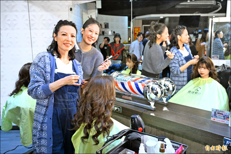 陳孝萱低調恢單掛心20歲嫩男 方志友慶生窩心愛女卡片送暖