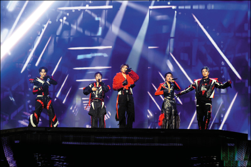 Energy銀色戰馬轟蛋 5帥火力全開力拚金唱片鮮肉團