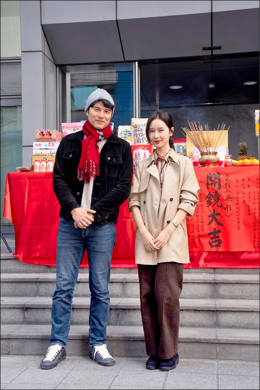 鳳小岳挑戰驚悚片 葉芷妤拚眼技