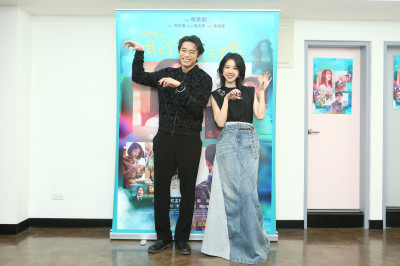 邵雨薇ㄎ一尢了!咖掉吳慷仁半張臉 放閃男友「滿意他的下巴」