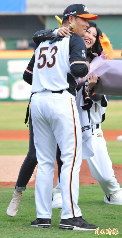 A-Lin、黃甘霖被爆貌合神離?結婚19年又傳婚變