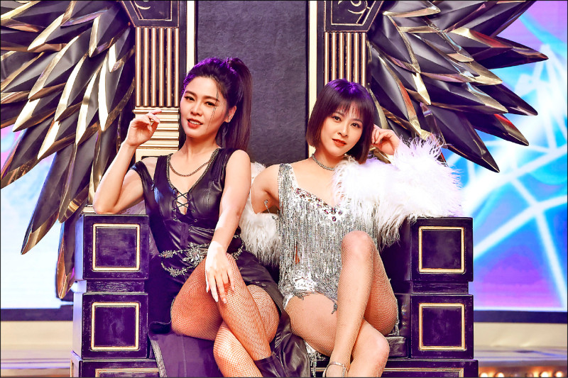 白家綺、蘇晏霈除夕辣獻「瘋馬秀」